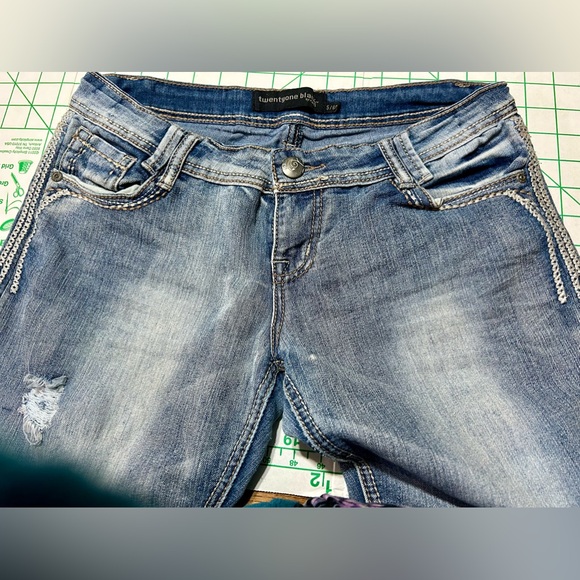 Twentyone Black by Rue 21 low rise skinny jeans distressed - Picture 2 of 9